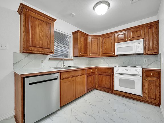 5th image of 4610 Bucknell Dr