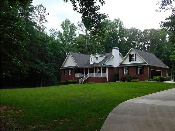 3rd image of 758 Hemphill Rd