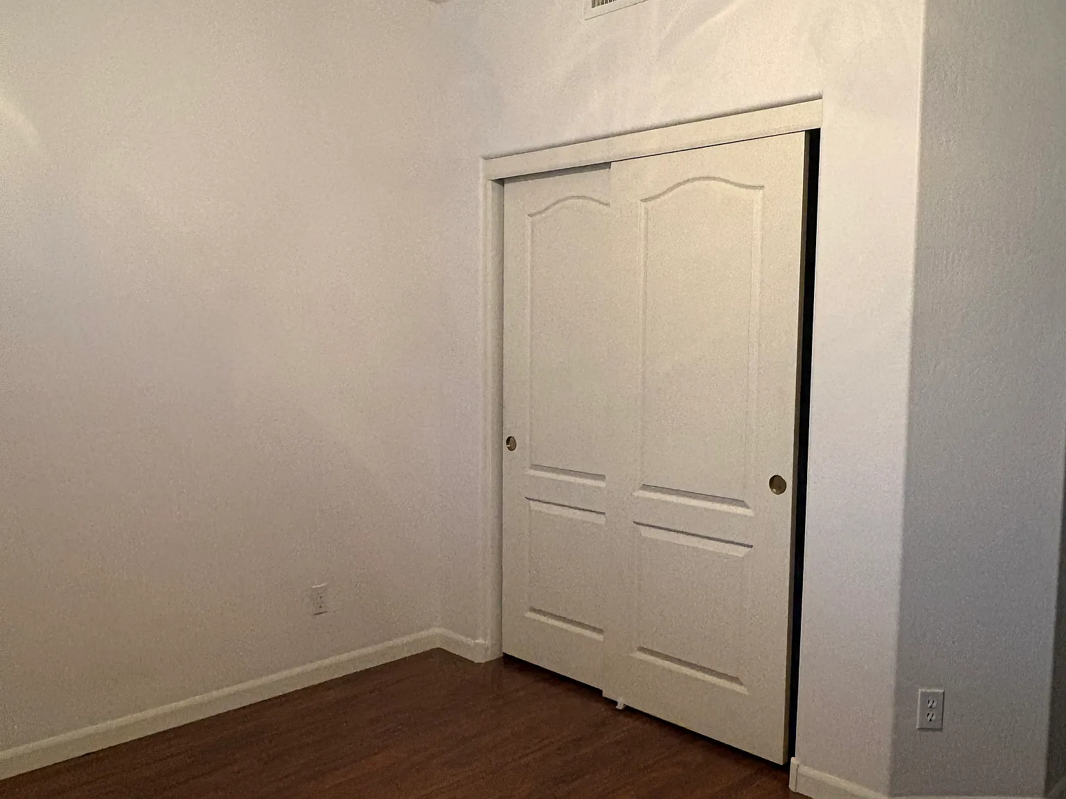 5 bed, 2760 sqft, $4,400 — Photo 4