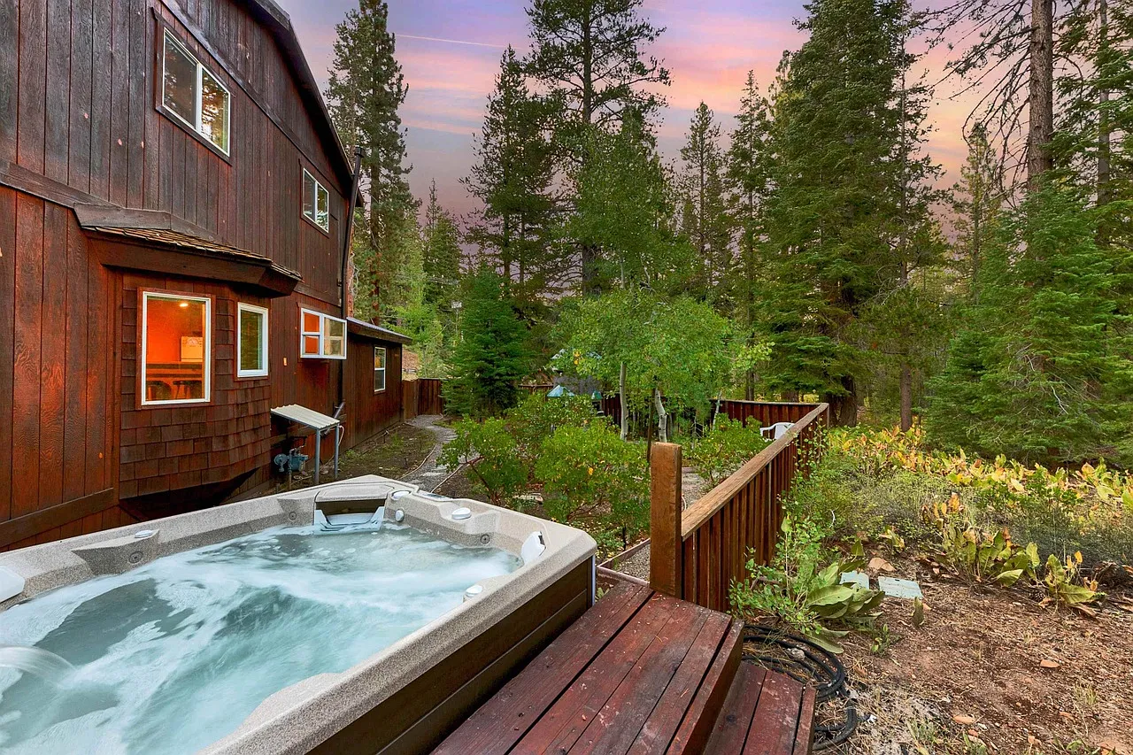 Schussing Way, Truckee — Photo 4