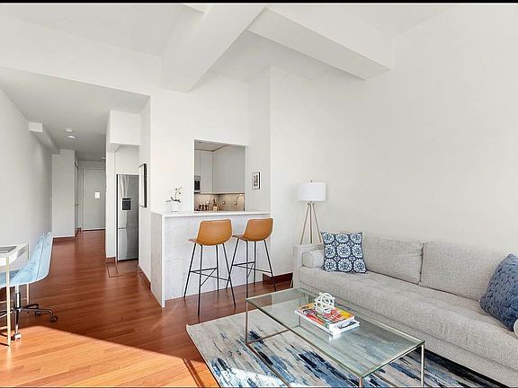 4th image of 305 E 63rd St APT 6L