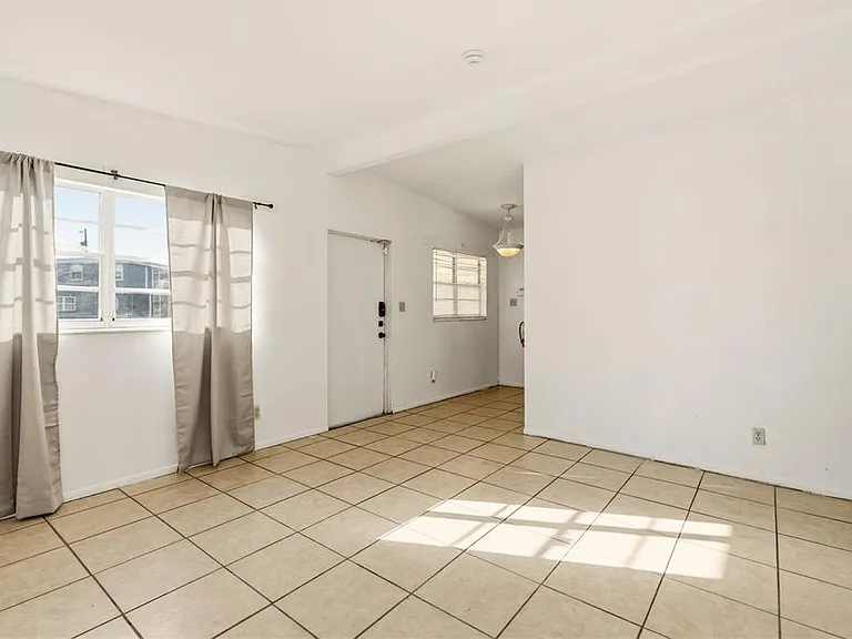 2615 9th Avenue Dr E — Photo 5