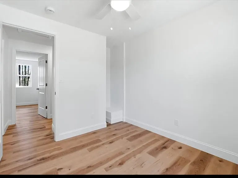1008 Evangeline Way — Photo 7