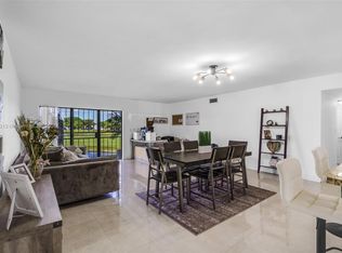 271 W Park Dr APT 7, Miami, FL 33172