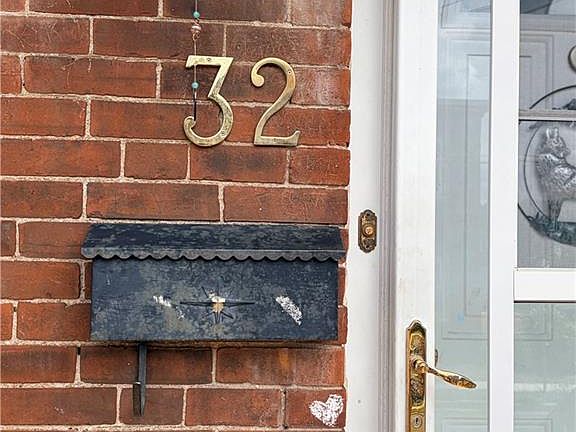 2nd image of 32 Morrison St