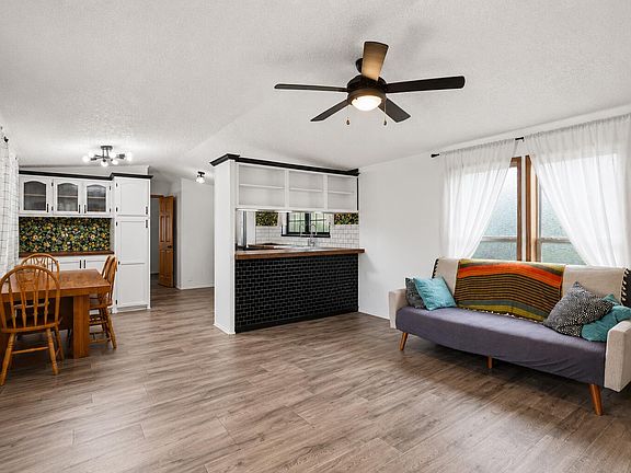 4th image of 2864 Dornick Dr