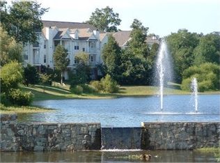 25200 Lake Shore Sq UNIT 104, Chantilly, VA 20152