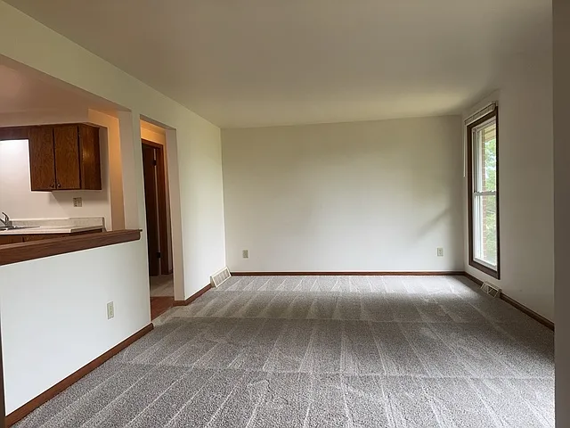 418 Beloit St #15 — Photo 7