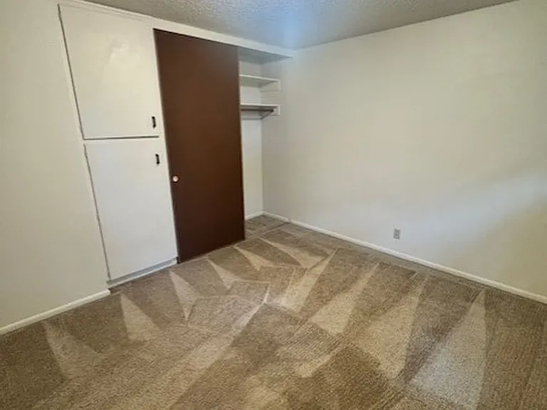 804 NE 2nd St — Photo 6