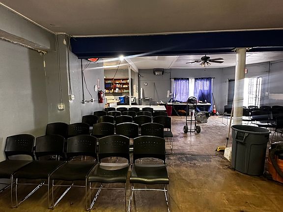 3rd image of 400 ARBOR PL