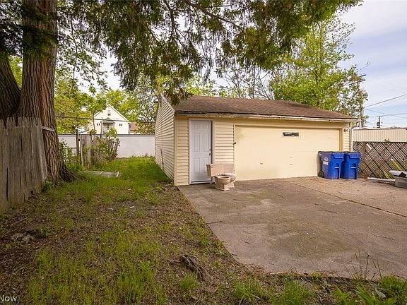 4th image of 3522 E 149th St