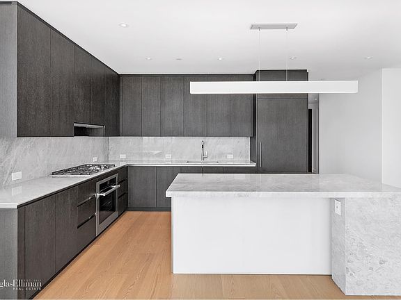 2nd image of 15 Hudson Yards Unit 80A