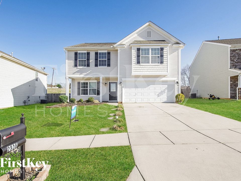 1st image of 2936 Village Center Dr