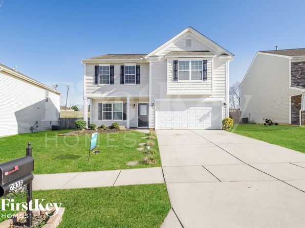 2936 Village Center Dr