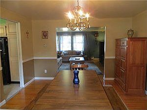 4th image of 214 Cottonwood Dr