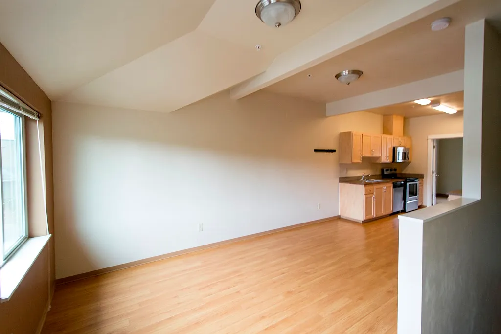 Building Photo - 648 E 17th Ave #15
