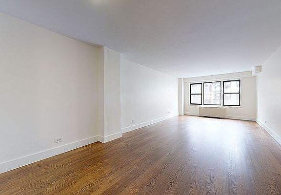 4th image of 220 E 63rd St APT 2F