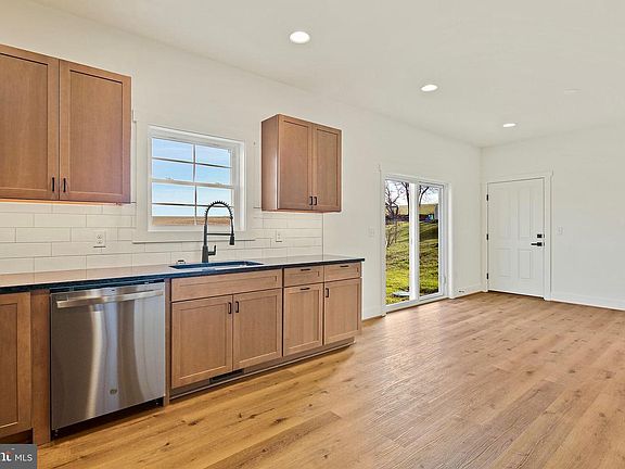 5th image of 335 E Snyder Corner Rd