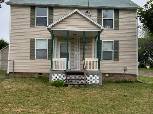 401 Broadway Ave, Leslie, MO 63056