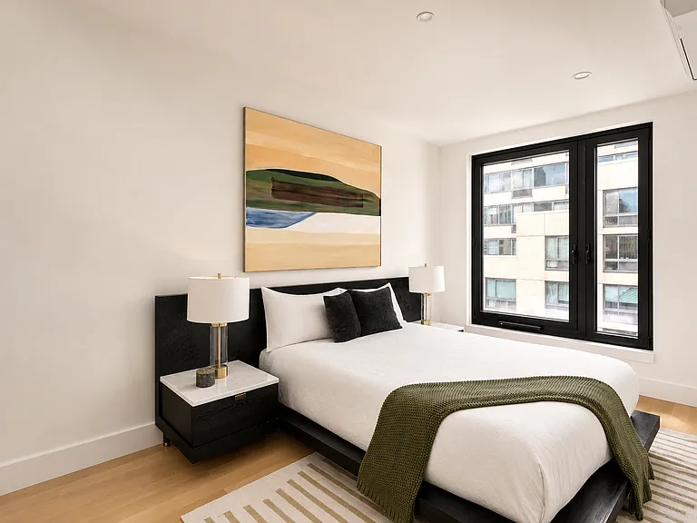 260 Gold St #914 — Photo 2