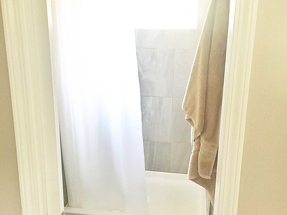 4th image of 1033 Treasure Ln