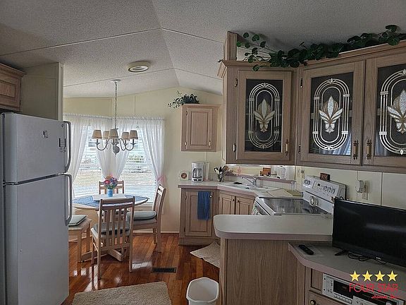 3rd image of 5551 SW 18th Ter #89E