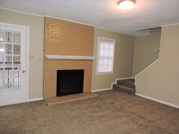 3rd image of 5553 Elmhurst Ave