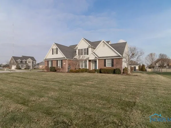58 Drake Blvd, Oregon, OH 43616