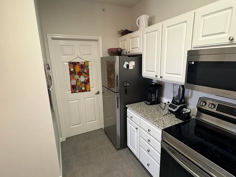 2511 Huntscroft Ln #303 — Photo 8