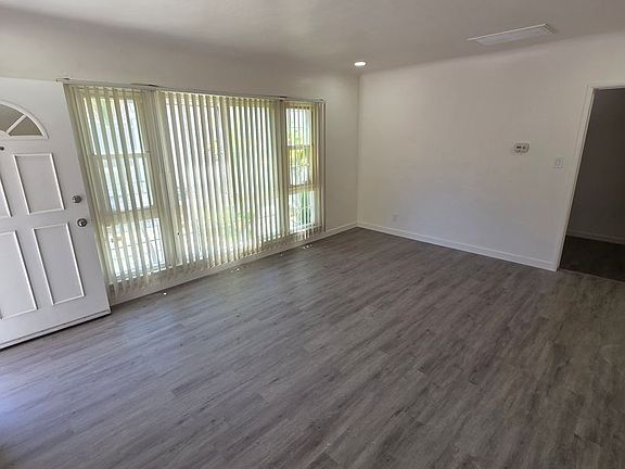 2nd image of 5525-5535 W 118th St #5525