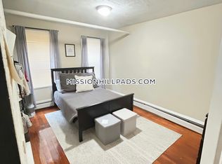 139 Hillside St #B, Roxbury Crossing, MA 02120