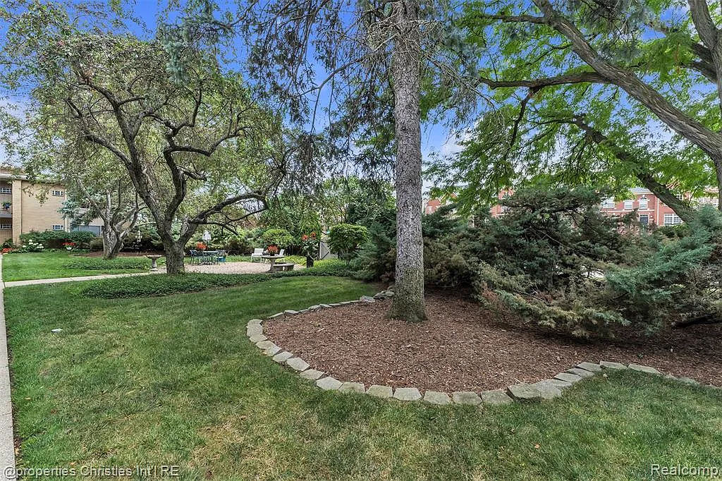 1 bed, 1.0 bath, 579 sqft, $1,400 — Photo 4
