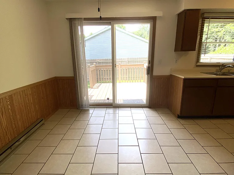 2101 Somerset Dr — Photo 6