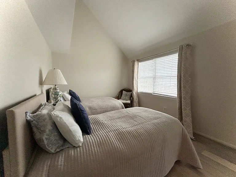 Hubbard Ln — Photo 8