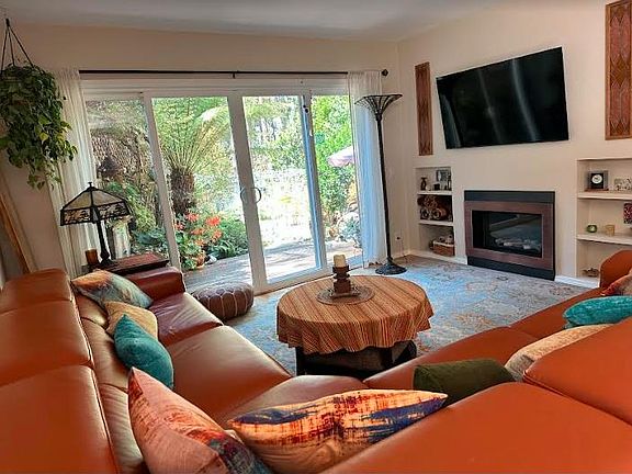 4th image of 574 Palisades Ave