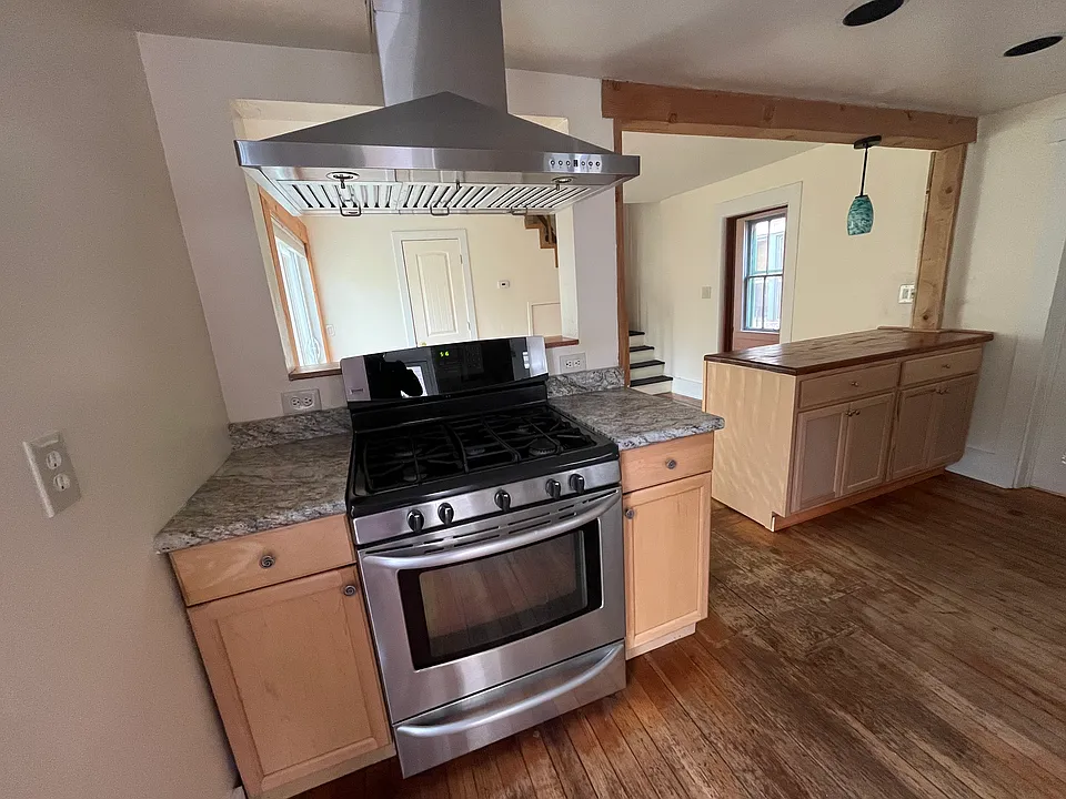 New cabinets in the kitchen!