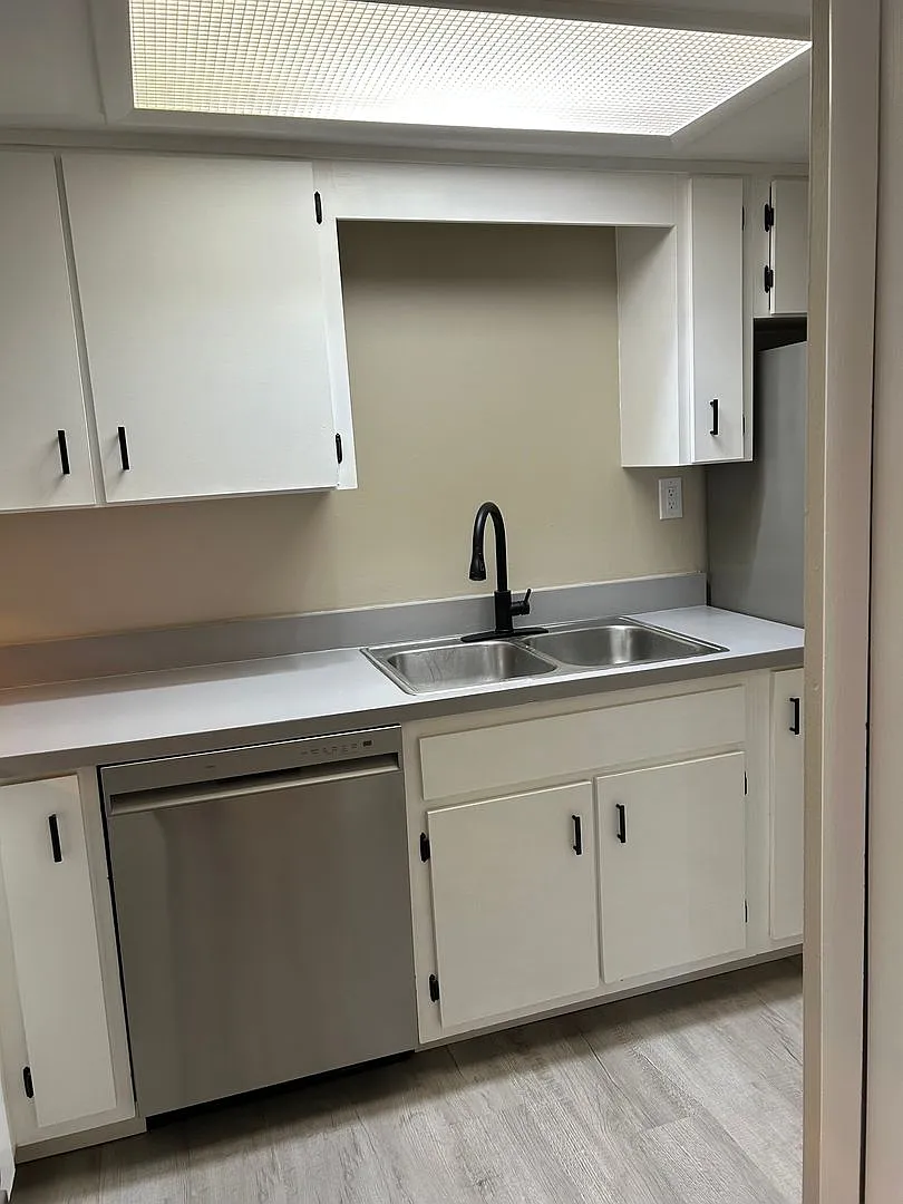 1 BR/1 BA apartment in historic downtown Eustis--Laundry w/ W/D Hookups — Photo 3