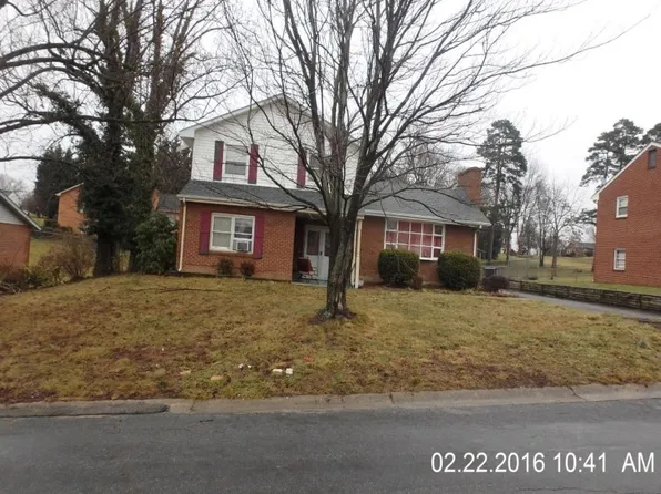 5033 Craun Ln, Roanoke, VA 24019
