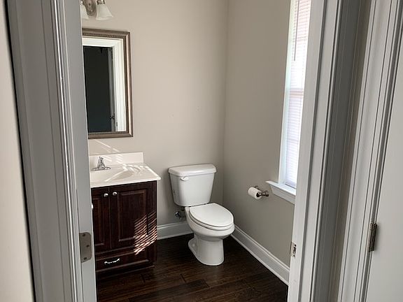 3rd image of 649 Aberdeen Cir #1