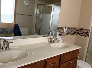 9570 Jefferson Dr APT 4, Chanhassen, MN 55317