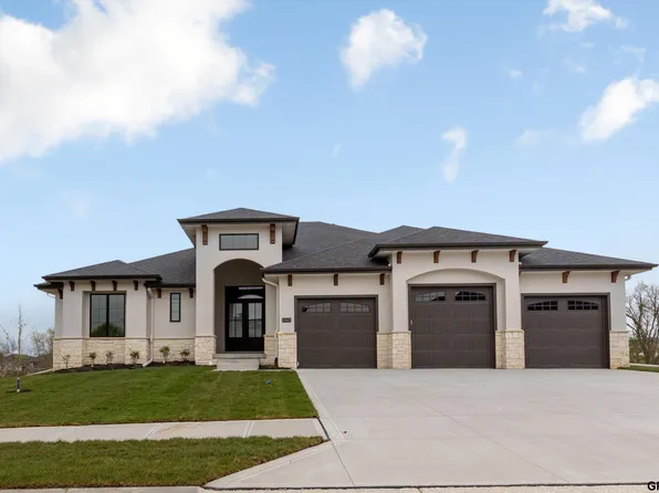 21859 B St, Elkhorn, NE 68022