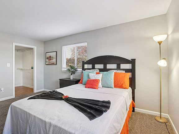 5th image of 5301 Turtle Creek East Dr #7