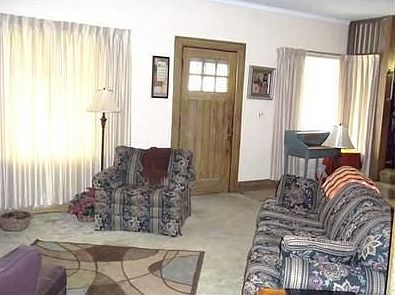 3rd image of 2598 Glenmawr Ave