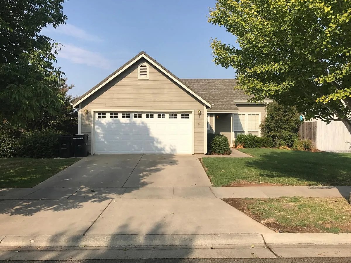 3 bed, 1233 sqft, $1,950 — Photo 1