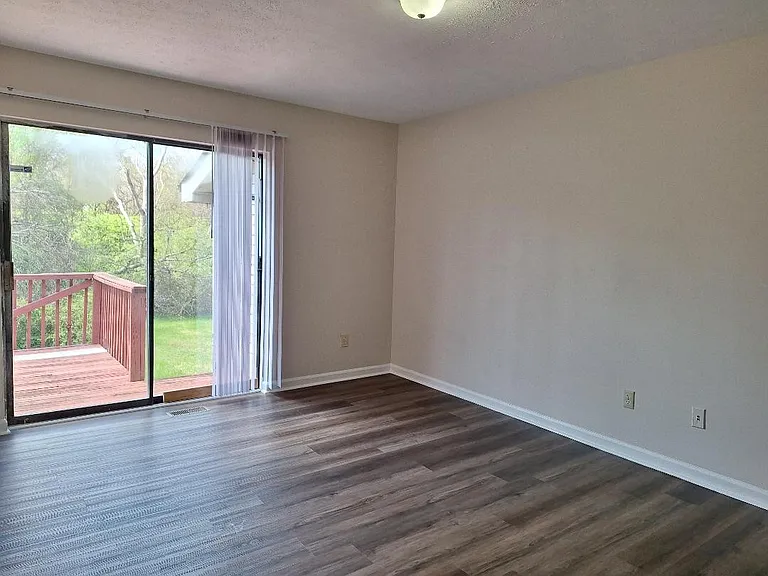 206 Fawnwood Ct — Photo 10