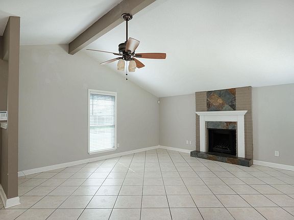 2nd image of 1745 Cricket Hollow Dr