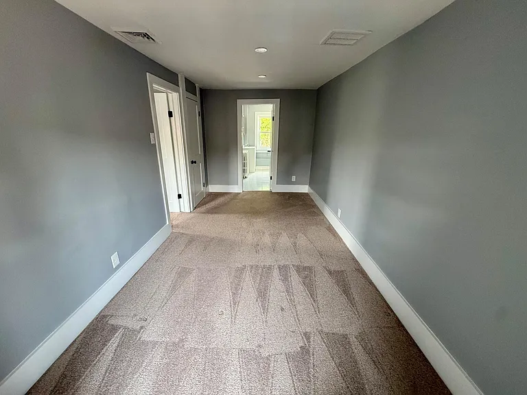 25 W State St #3 — Photo 8