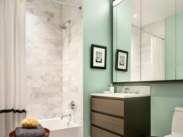 530 West 30th Street image 1 of 24