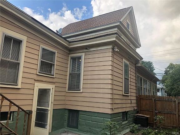 4th image of 1107 Park St