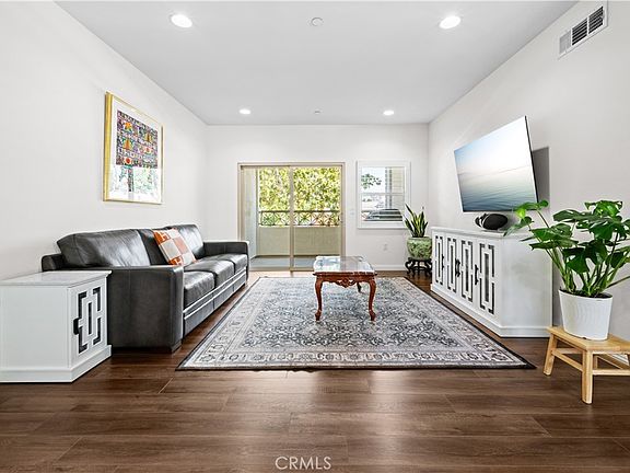 2nd image of 401 S Anaheim Blvd Unit 3